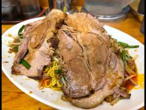 投稿についてもっと詳しく 名古屋の裏ソウルフード「人生餃子」の皿台湾──54秒で満席の“依存めし”