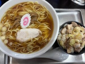 投稿についてもっと詳しく 【千葉・船橋】デフォで麺240gの衝撃。煮干し香る「特大ラーメン」と麻婆ライスで腹を満たす──中華蕎麦きよし
