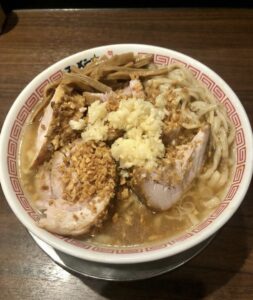 投稿についてもっと詳しく 【仙台】家族でも行けるG系！「ラーメン☆ビリー」でガッツリ豚と極太麺を食らう