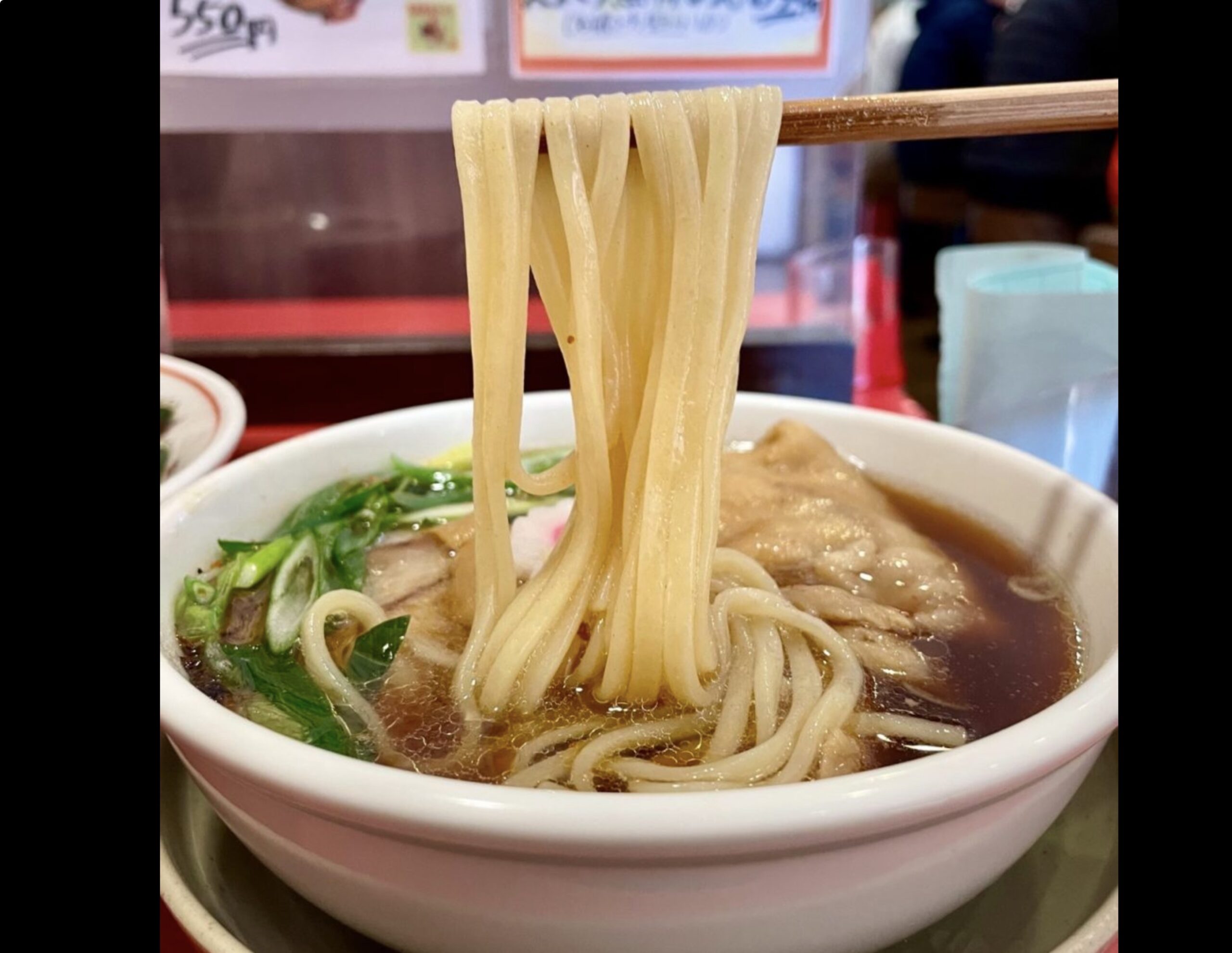 投稿についてもっと詳しく 【大阪・西長堀】行列の先に“静かな衝撃”。名店「カドヤ食堂」で味わう、素材が立つ中華そば