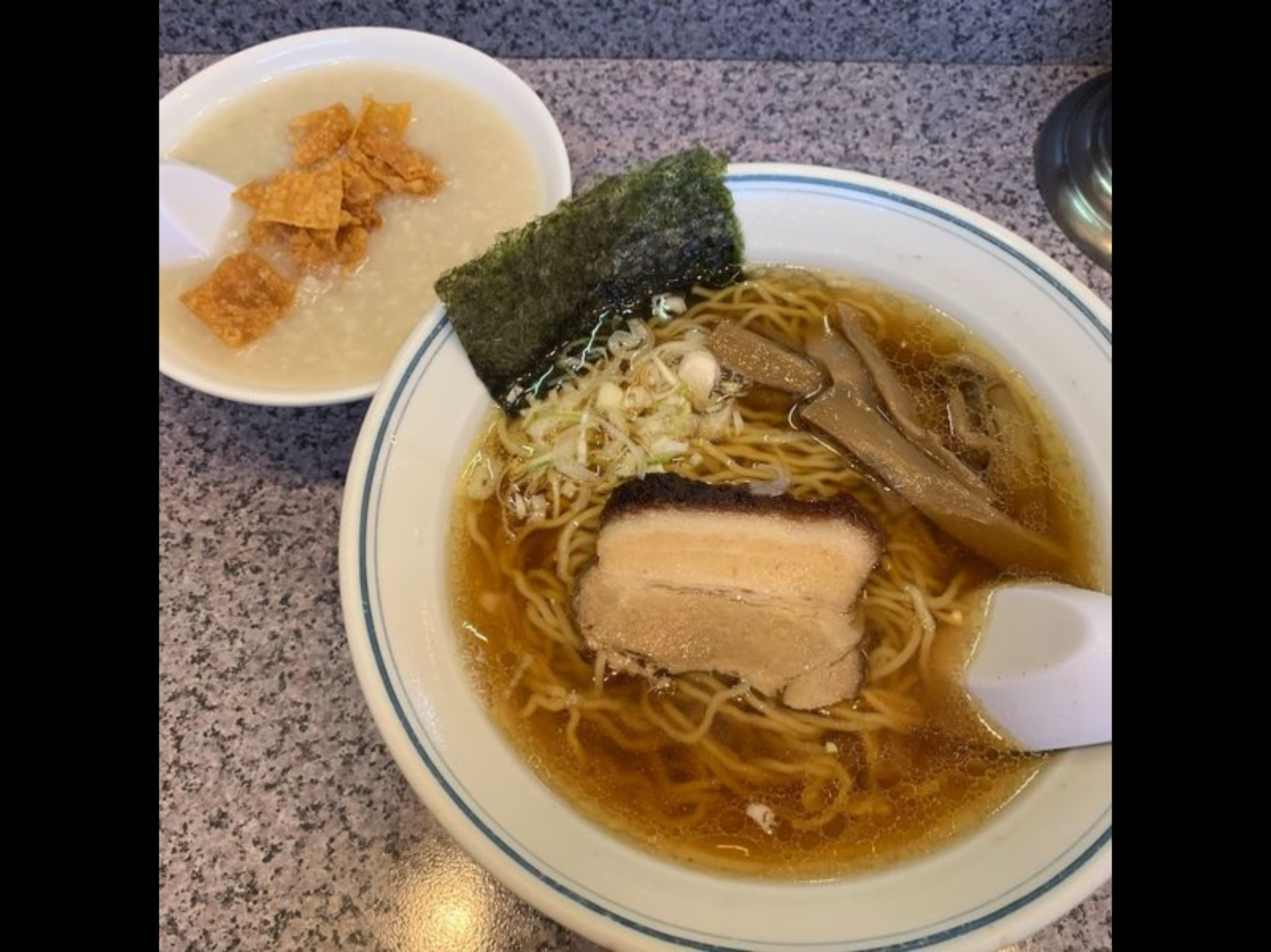 投稿についてもっと詳しく 秋葉原の老舗町中華 味の万楽｜明治創業の粥セット中華そば＆デカ盛り炒飯