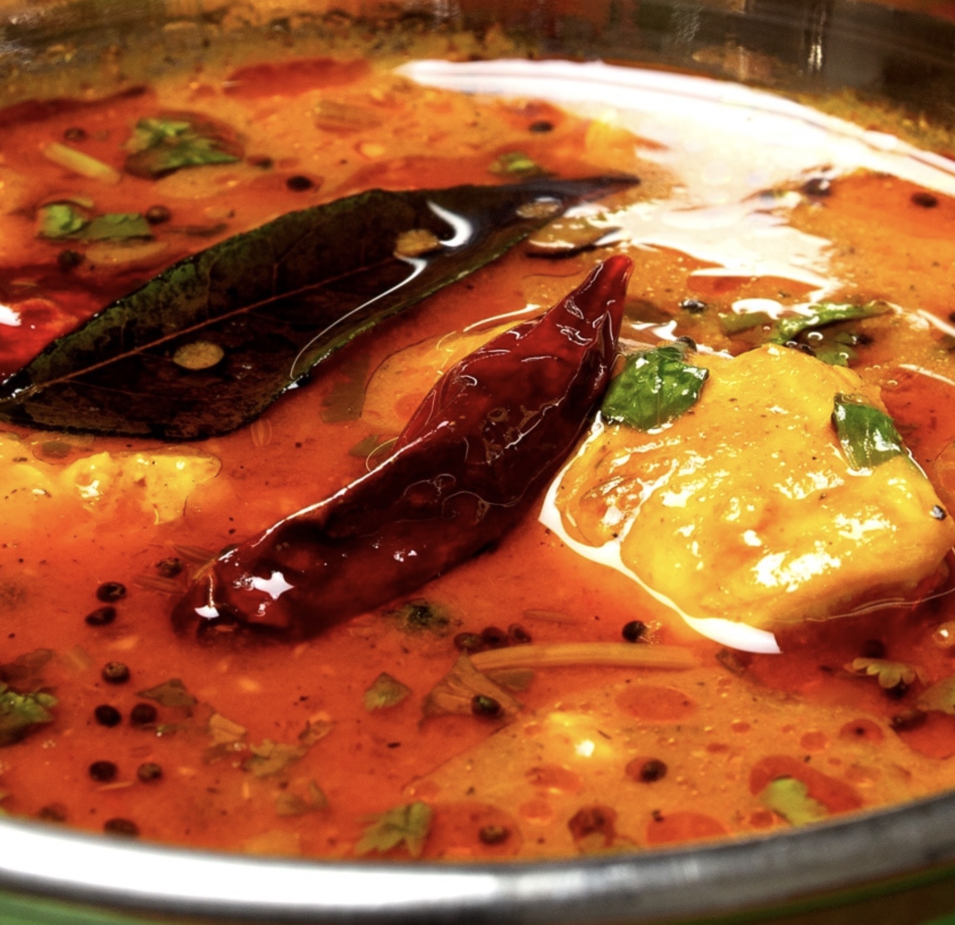 投稿についてもっと詳しく エリックサウス期間限定「チキントマトラッサム」｜通販史上“最も辛い”南インドカレーの破壊力