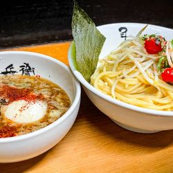 投稿についてもっと詳しく 【経堂つけ麺】自家製麺×濃厚魚介豚骨が刺さる「つけ麺 千兵衛」— 城山通りで“甘口こってり”に溺れる