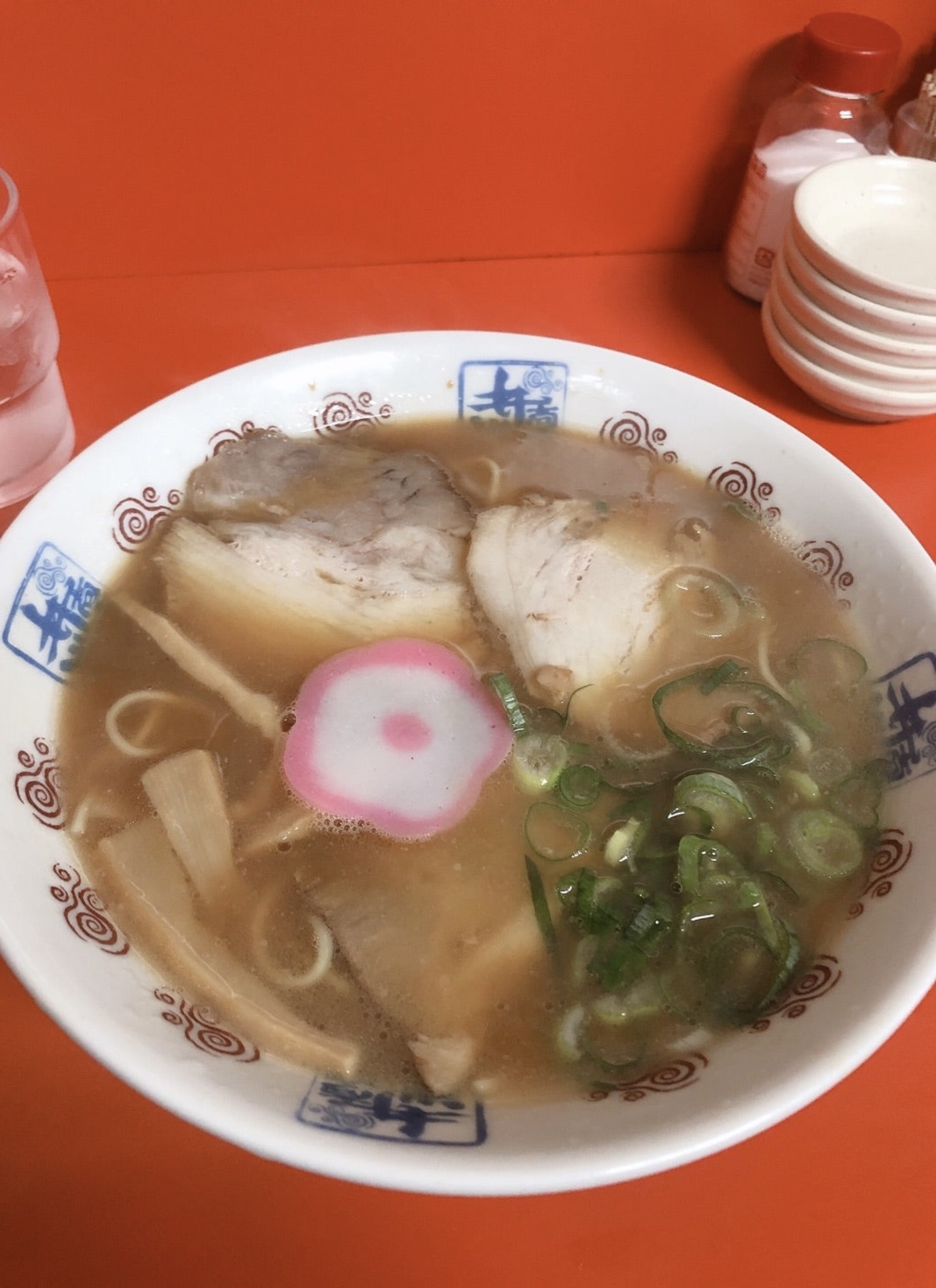 投稿についてもっと詳しく 【和歌山ラーメン】行列必至の聖地「井出商店」｜豚骨醤油“井出系”の旨さを体験