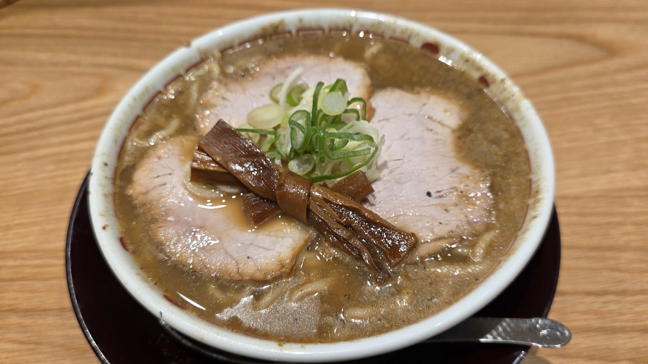投稿についてもっと詳しく 【東京駅ラーメン】津軽煮干ひらこ屋が東京ラーメンストリートに復活！濃口煮干そばで“青森の旨味”をすする